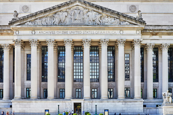 Image of the United States National Archives building.